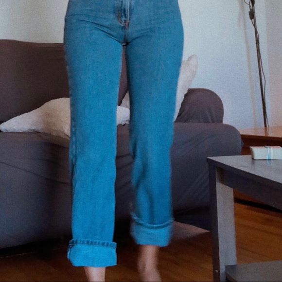 HIGH WAISTED LEVI'S JEANS - Picture 3 of 5